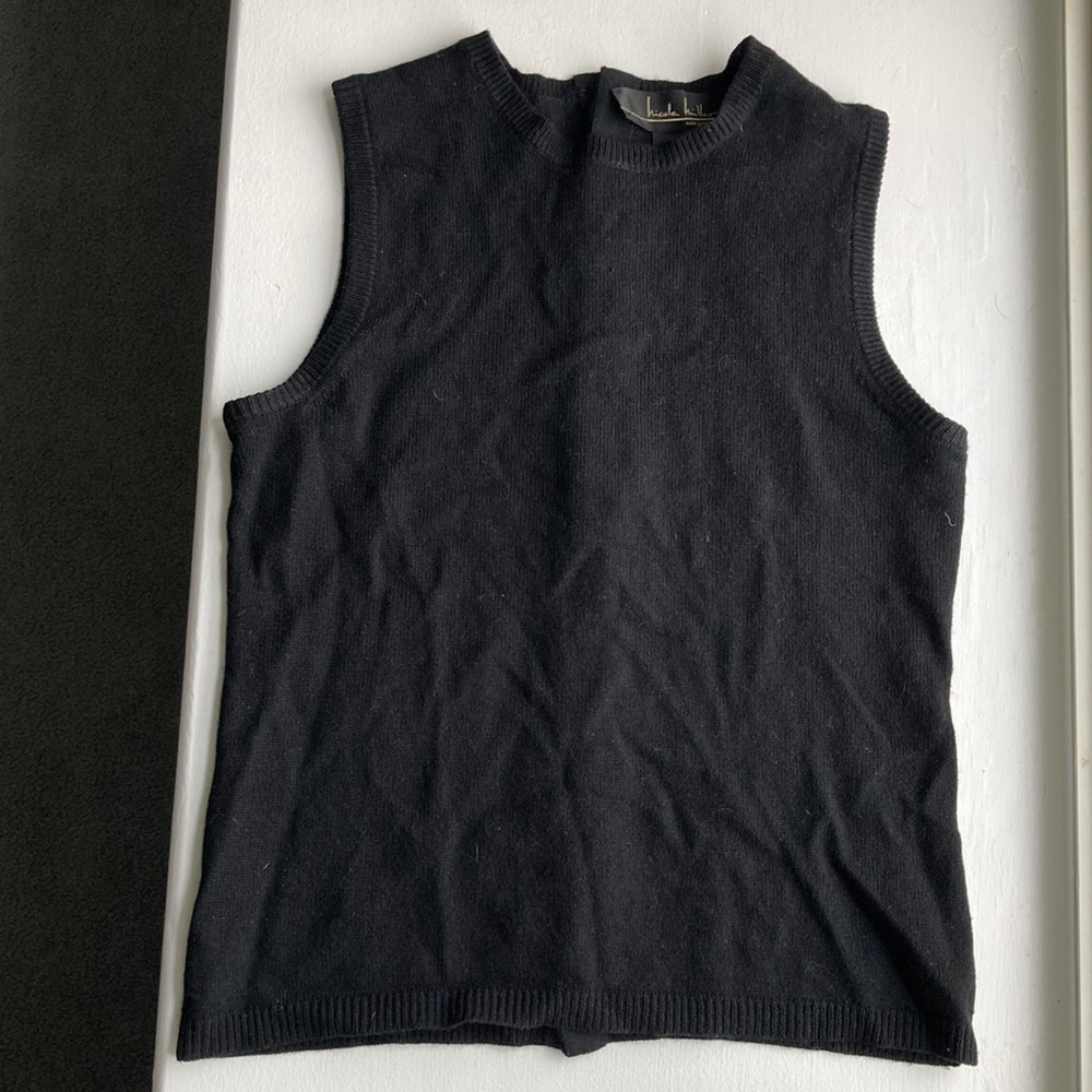 Nicole Miller Sleeveless Pearl Button Back Top